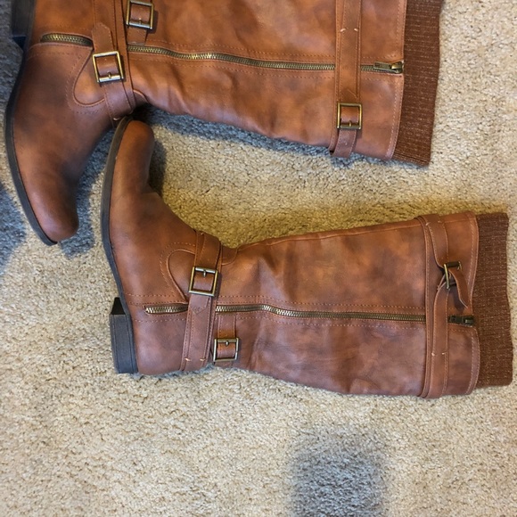 Boots - Picture 7 of 7